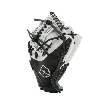 11" Royal Welting Black and White  Infield / Outfield Diamon-Web